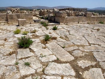 Galatas palace: the courtyard and north facade