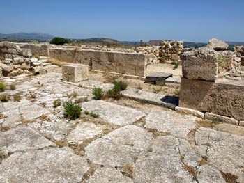 Galatas palace: the courtyard and north facade close-up